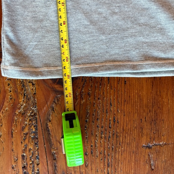 NWT Lush Cropped Tank Top in Grey with White Stitching Size Medium - Picture 8 of 8